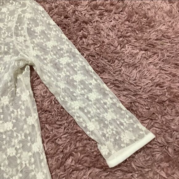 American Rag Cream Fairycore Sheer Floral Lace Blouse Size Small - Picture 4 of 12
